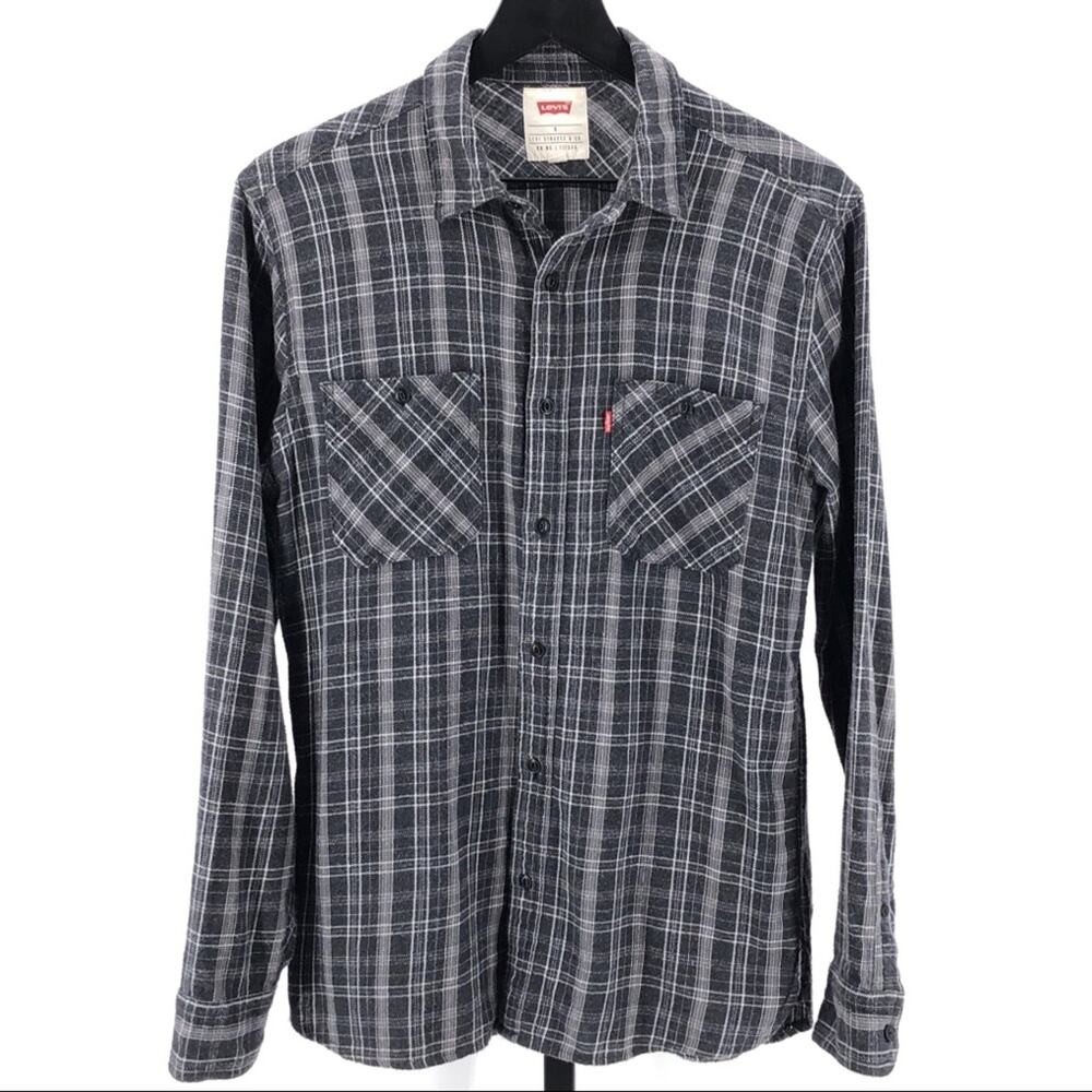 LEVIS plaid flannel button up shirt